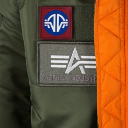 Фото патчей летной куртки Alpha Industries MA-1 Flex Slim Flight Jacket, цвет 
оливковый